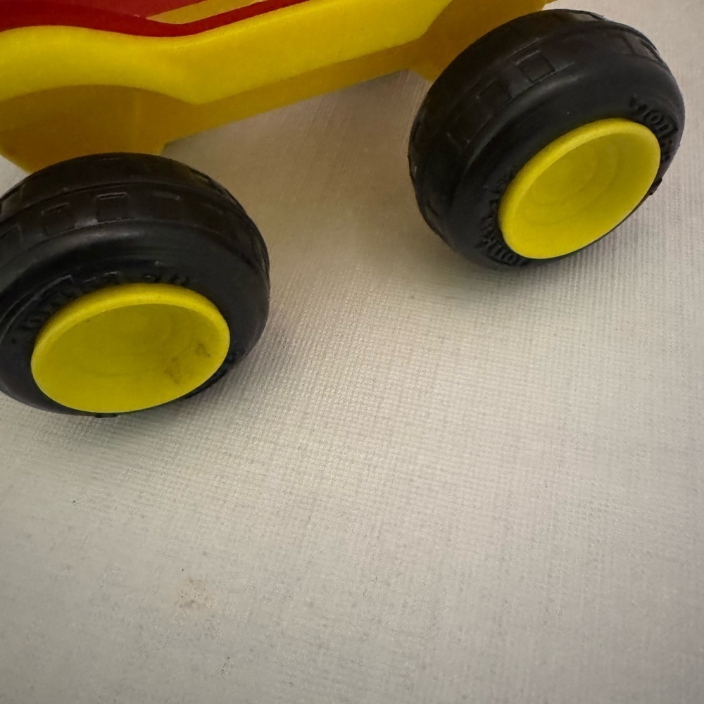 Bright Red and Yellow Tonka Fire Rescue Toy Truck with Ladder. - Picture 3 of 12